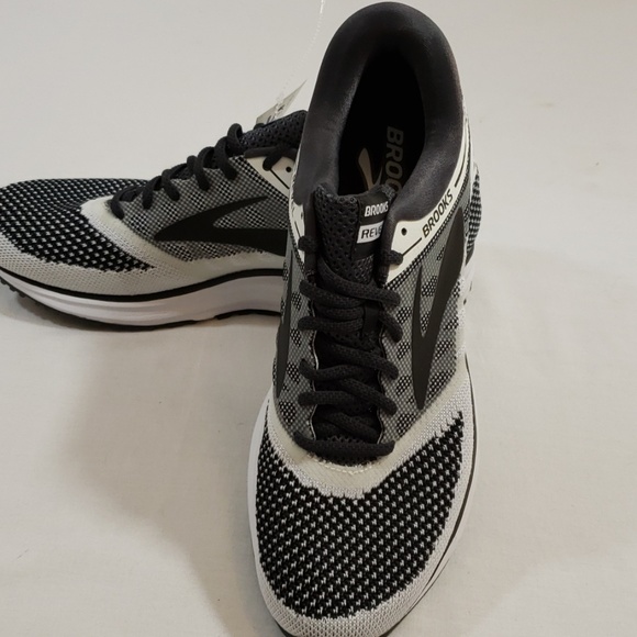 Brooks Other - BROOKS REVEL NWT BLACK AND WHITE LIGHTWEIGHT